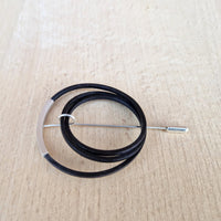 Dobbelt Loop - Pin - bøg, sort bejdset